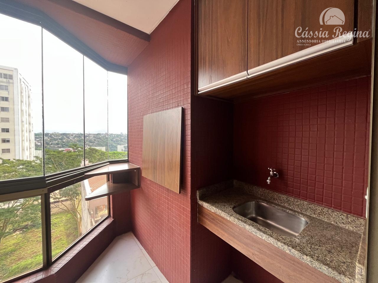 Apartamento com 03 dormitórios, sendo 02 suíte no Edifício Monte Carlo  Região Central