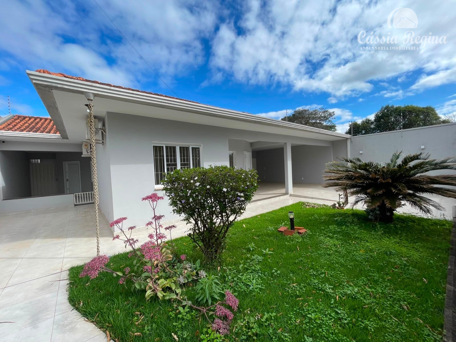 Casa à venda, com 05 dormitórios, localizada na Vila A, Foz do Iguaçu.
