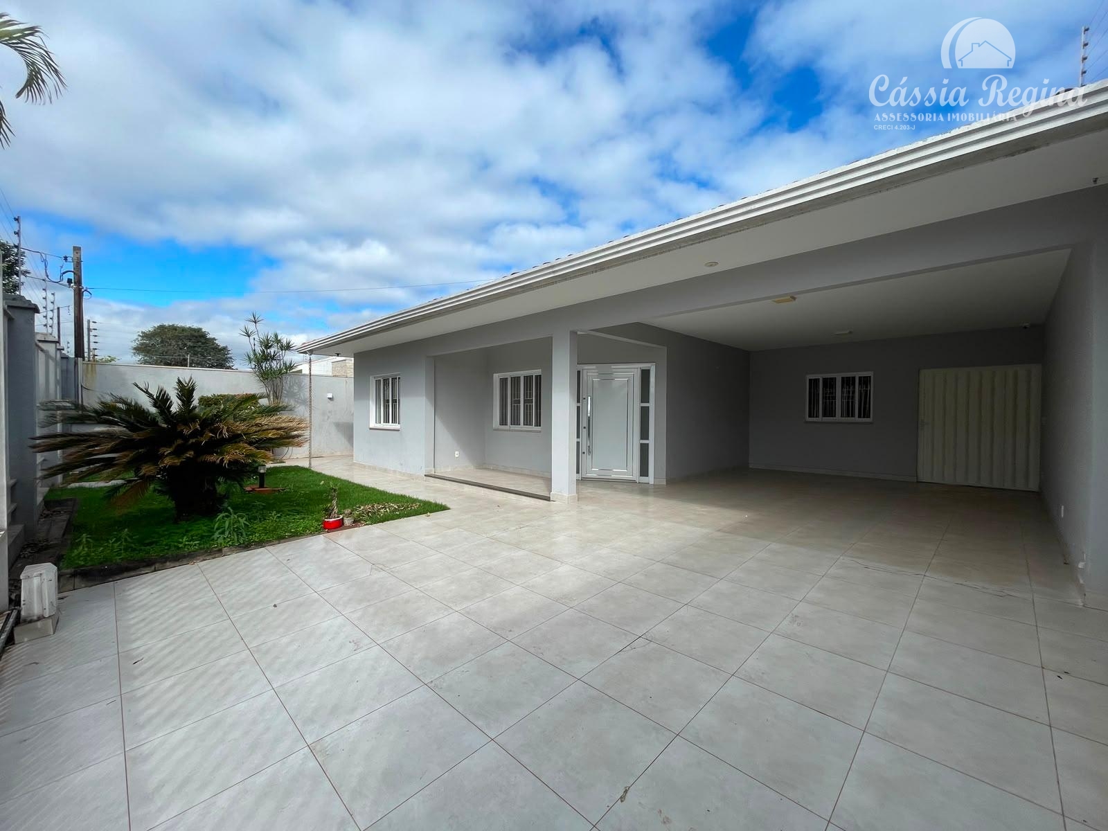 Casa à venda, com 05 dormitórios, localizada na Vila A, Foz do Iguaçu.