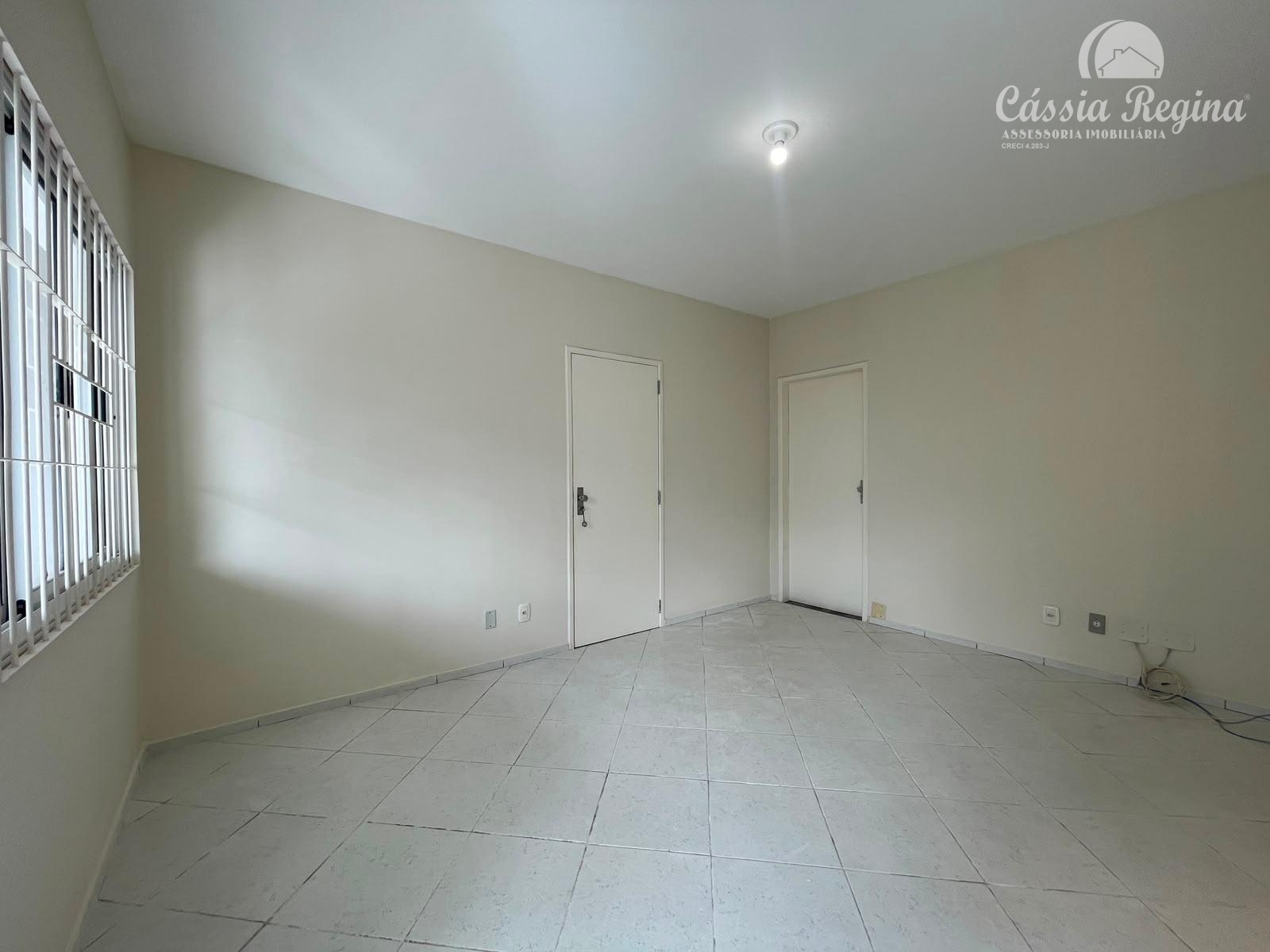 Casa à venda, com 05 dormitórios, localizada na Vila A, Foz do Iguaçu.