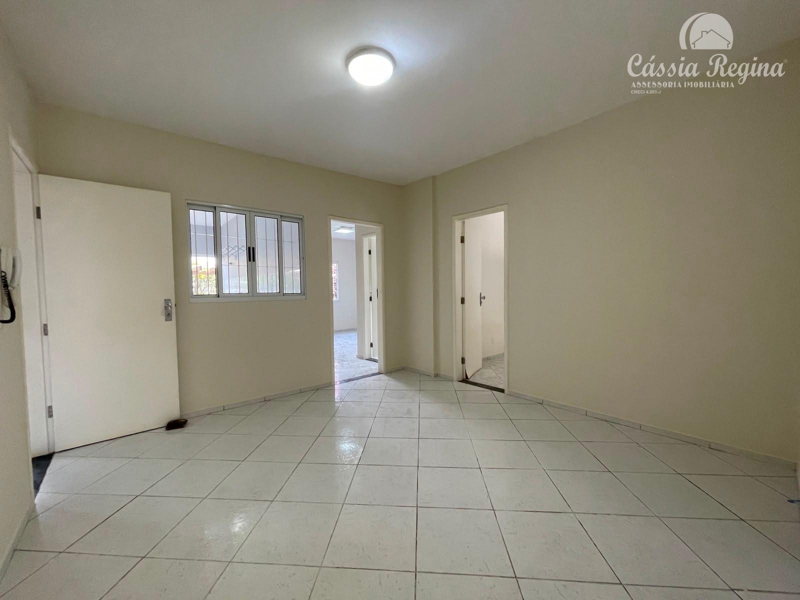 Casa à venda, com 05 dormitórios, localizada na Vila A, Foz do Iguaçu.