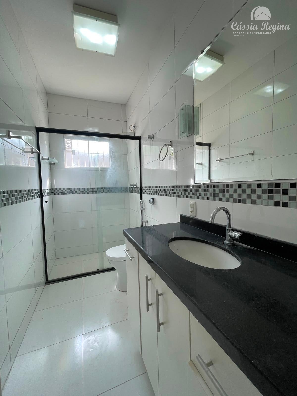 Casa à venda, com 05 dormitórios, localizada na Vila A, Foz do Iguaçu.