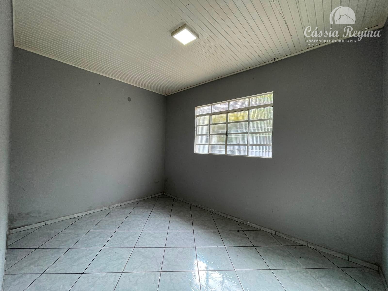 Casa à venda, com 05 dormitórios, localizada na Vila A, Foz do Iguaçu.