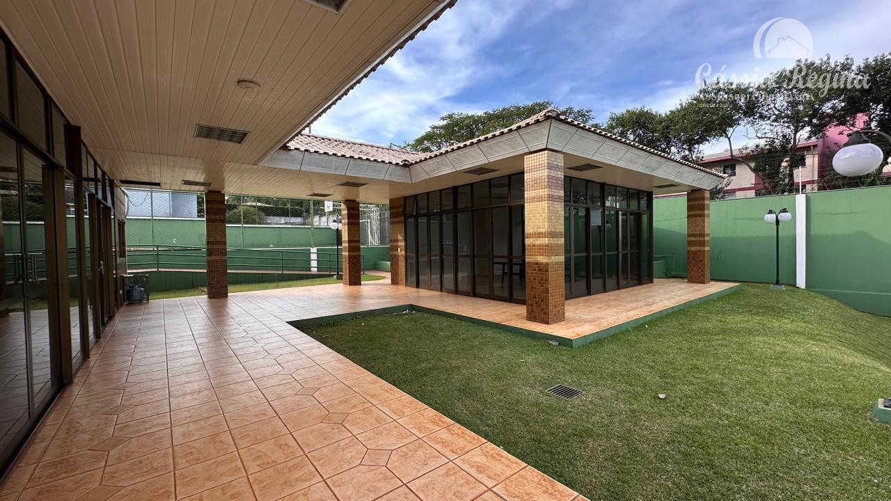 Sobrado à venda com 05 dormitórios no Condomínio Castel Franco - Jardim Tarobá, Foz do Iguaçu/PR