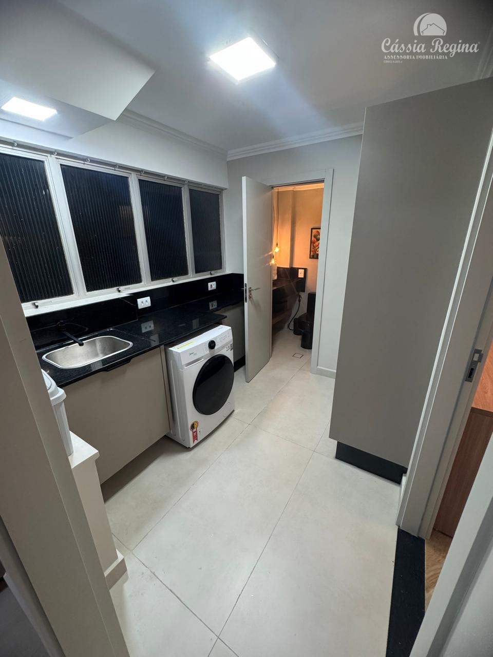 Apartamento com ótima localização - Edifício Prof. Bernardo Litzinger - Centro
