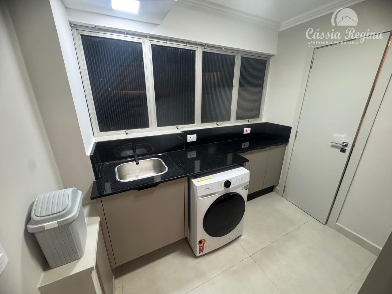 Apartamento com ótima localização - Edifício Prof. Bernardo Litzinger - Centro