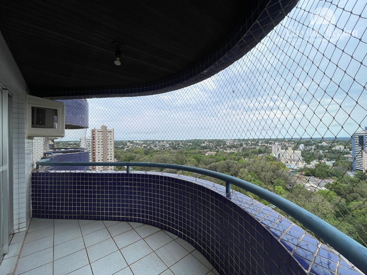 Apartamento duplex à venda no Edifício Torre Azul, Centro, Foz do Iguaçu - PR