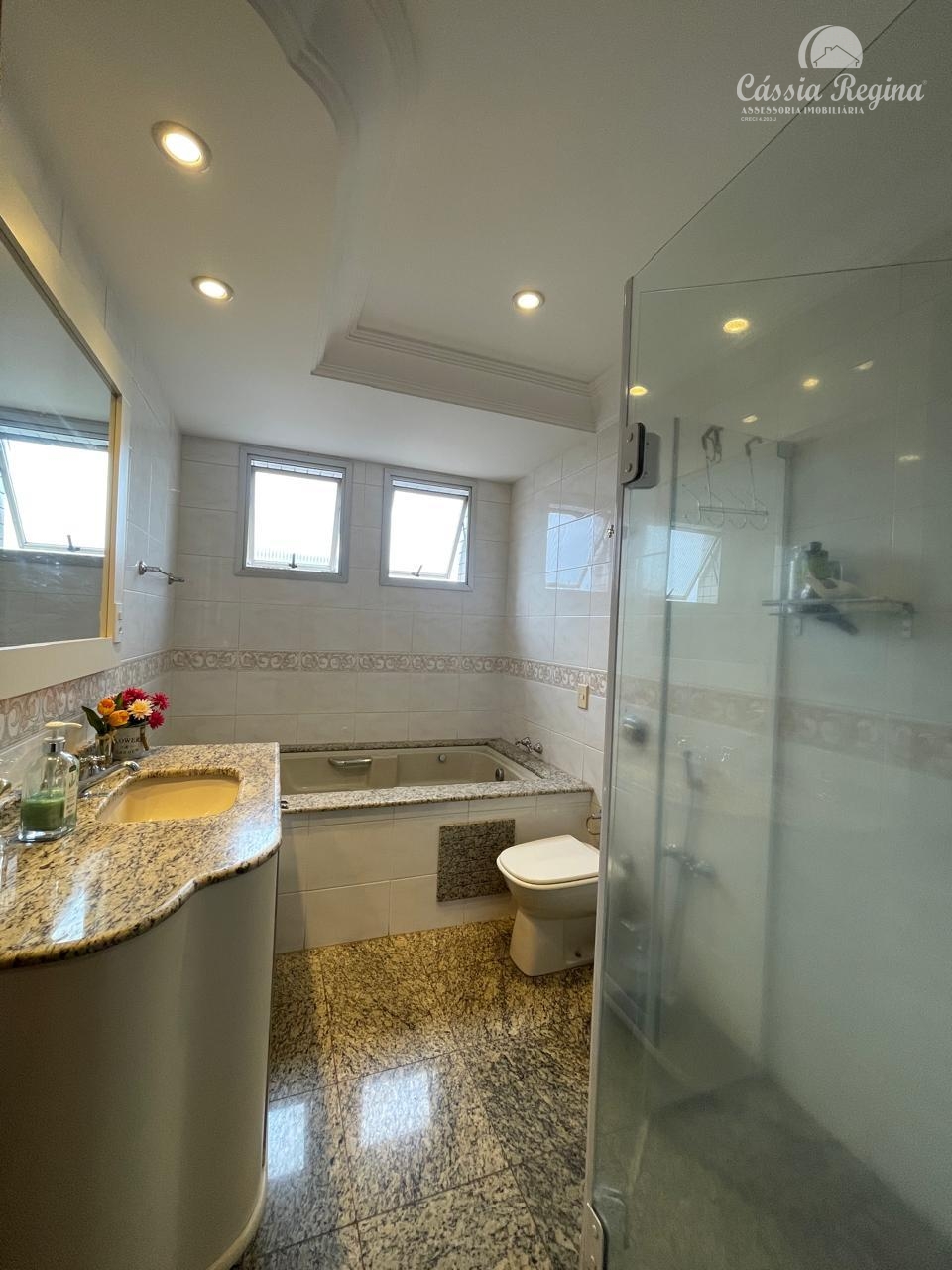 Apartamento duplex à venda no Edifício Torre Azul, Centro, Foz do Iguaçu - PR