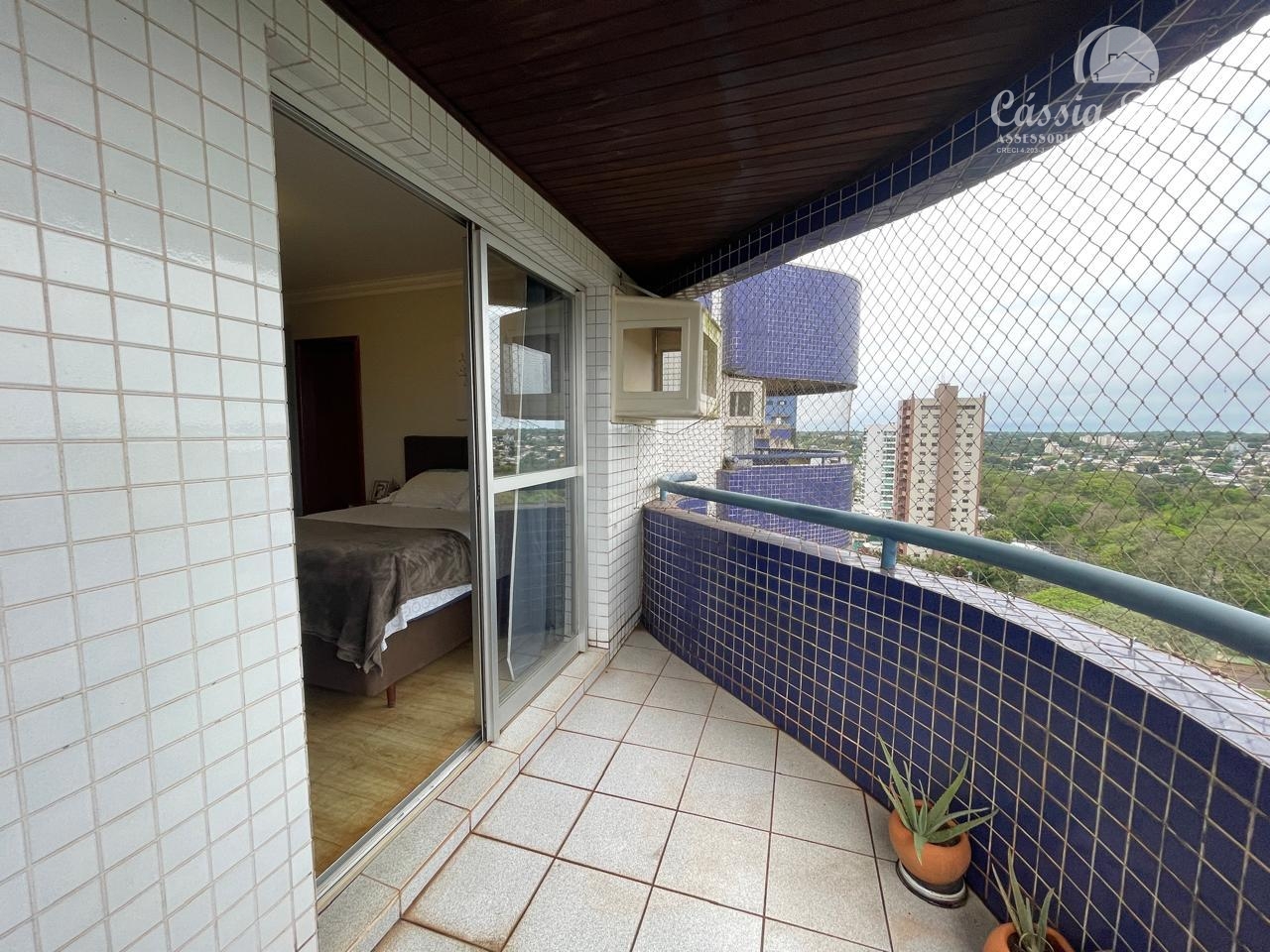 Apartamento duplex à venda no Edifício Torre Azul, Centro, Foz do Iguaçu - PR