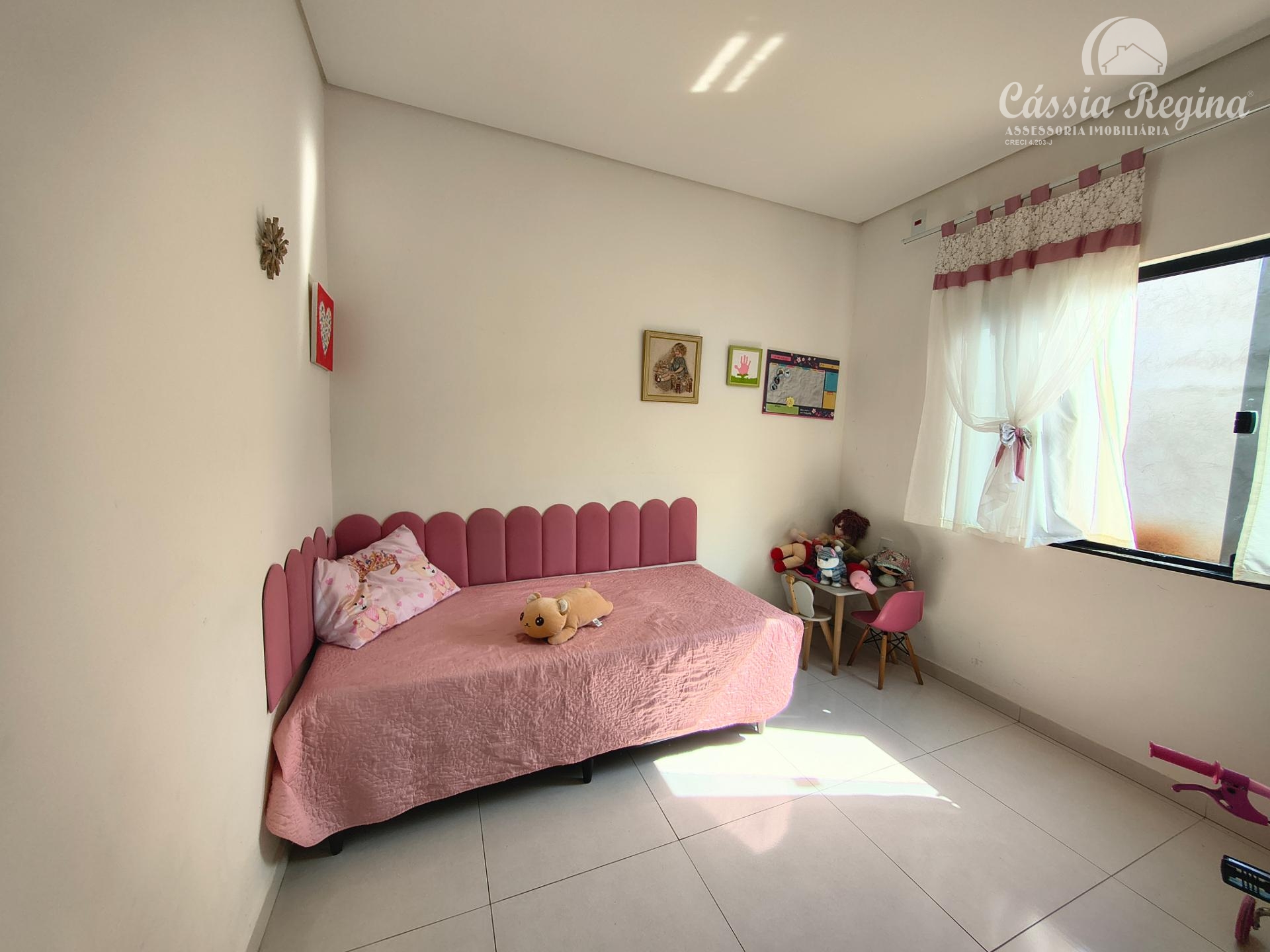 Casa à venda com 03 dormitórios, sendo 01 suíte no Jardim Dona Fatima Osman