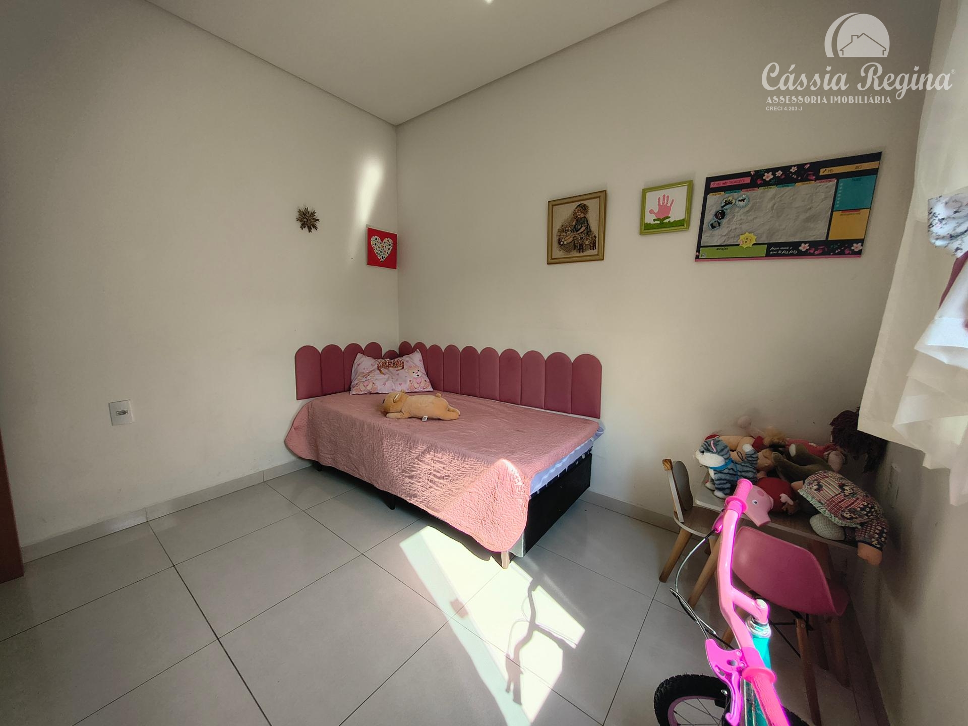 Casa à venda com 03 dormitórios, sendo 01 suíte no Jardim Dona Fatima Osman
