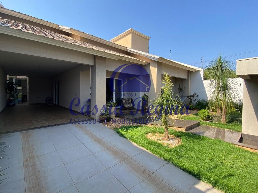 Casa com 03 dormitórios, sendo 01 suíte no Jardim Lancaster ? Região da Vila A.