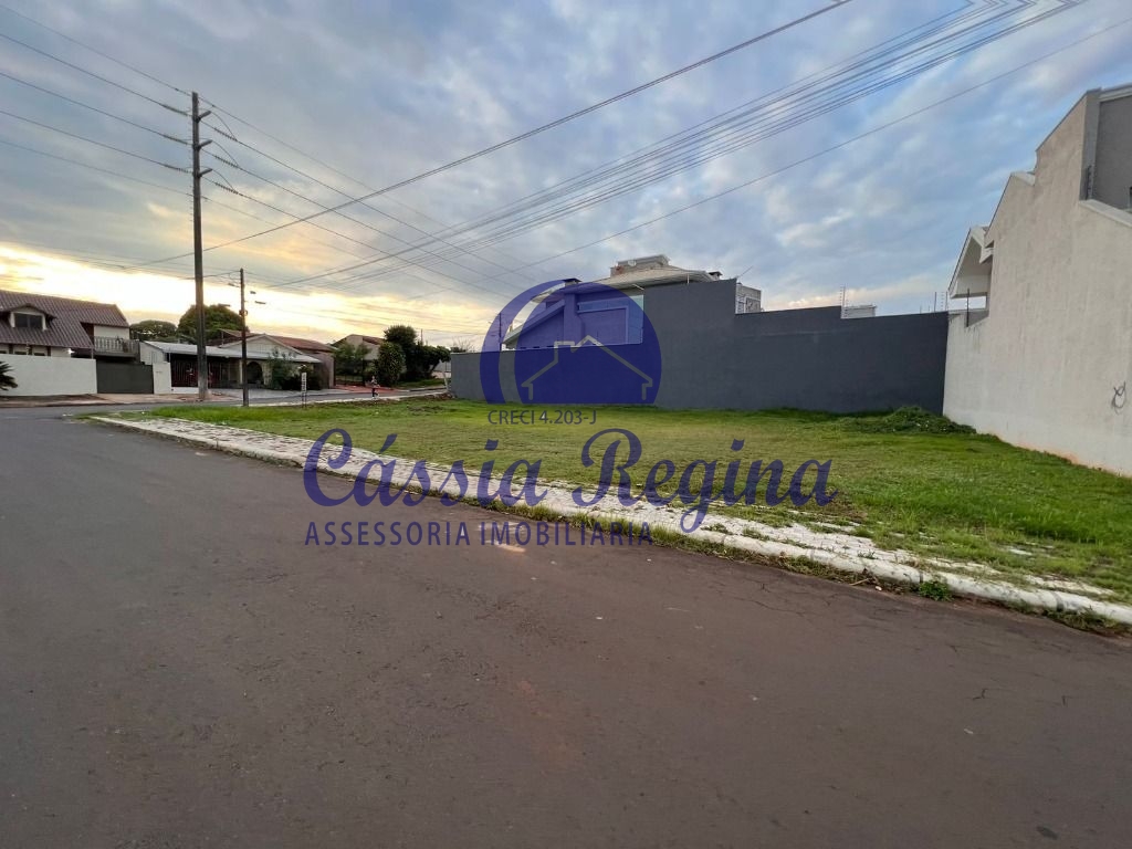 Terreno á venda de esquina no Jardim Panorama