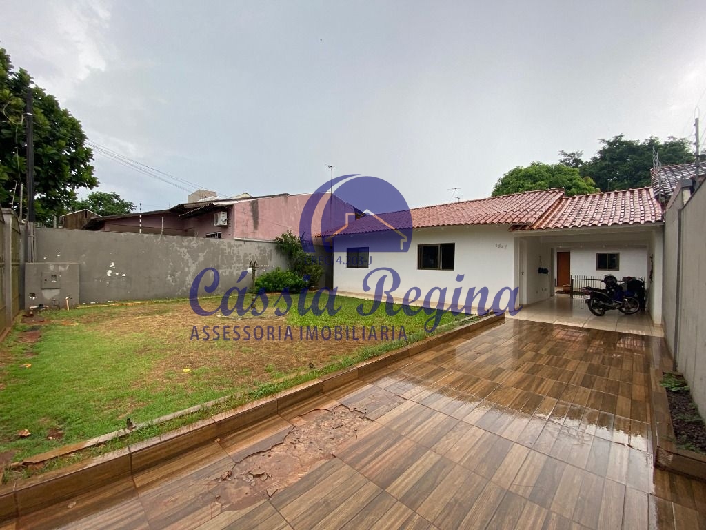 Casa com 03 dormitórios - Jardim Ipê - Região da Vila A