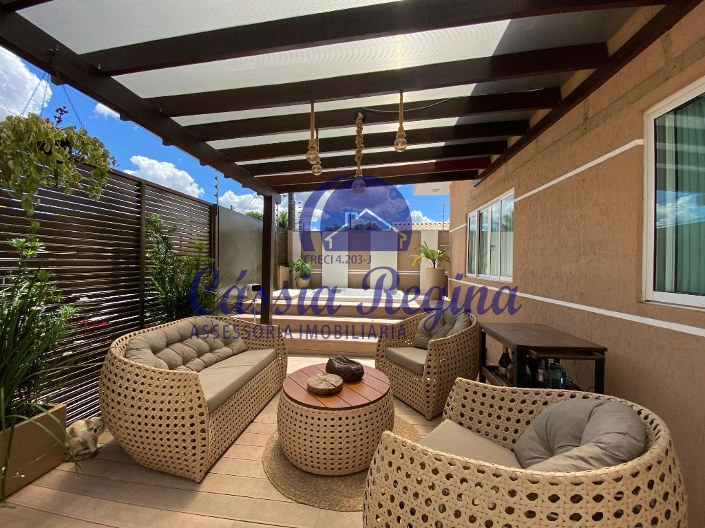 Casa com 04 dormitórios, sendo 01 suíte no Jardim Laranjeiras - Região da Vila A.