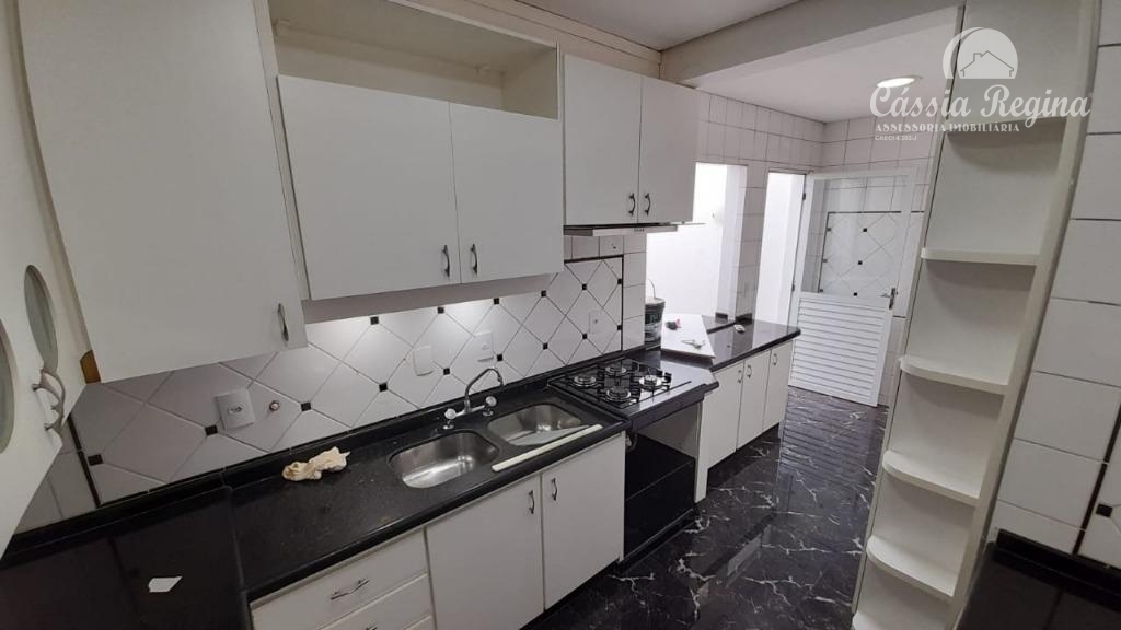 Sobrado com 3 suites para locação, Centro, FOZ DO IGUACU - PR