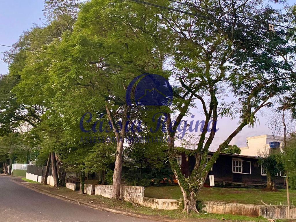 Terreno com 939m² de esquina à venda na Av. Hildemar Leite França - Vila A