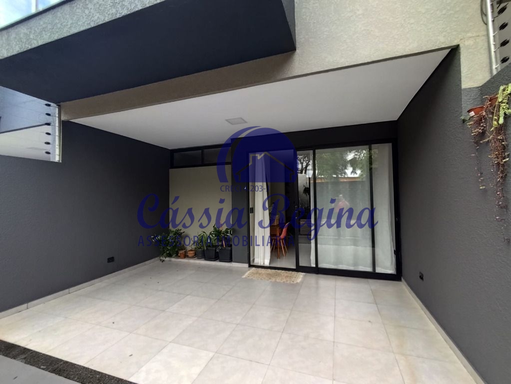 Sobrado semimobiliado com 03 dormitórios, sendo 01 suíte à venda ? Bairro KLP, Ja