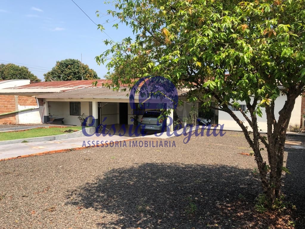 Casa com 03 dormitórios sendo 01 suite - Vila C