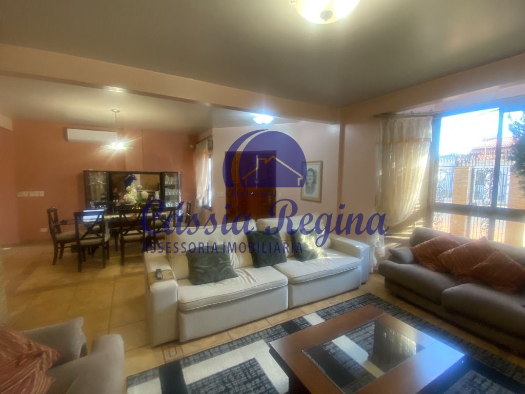 Sobrado com 04 dormitórios sendo 03 suítes - Jardim Panorama