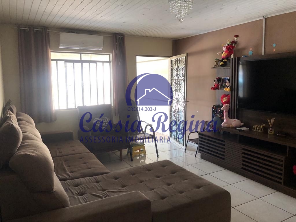 Casa com 03 dormitórios sendo 01 suite - Vila C