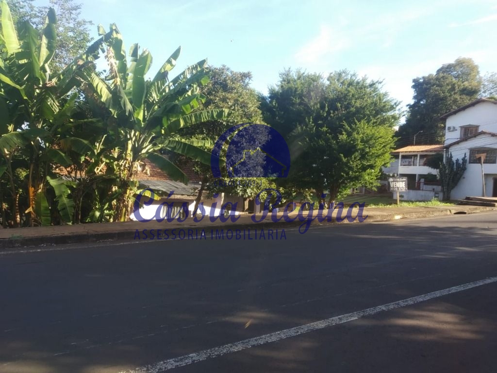TERRENO COM ÓTIMA LOCALIZAÇÃO NO CENTRO!