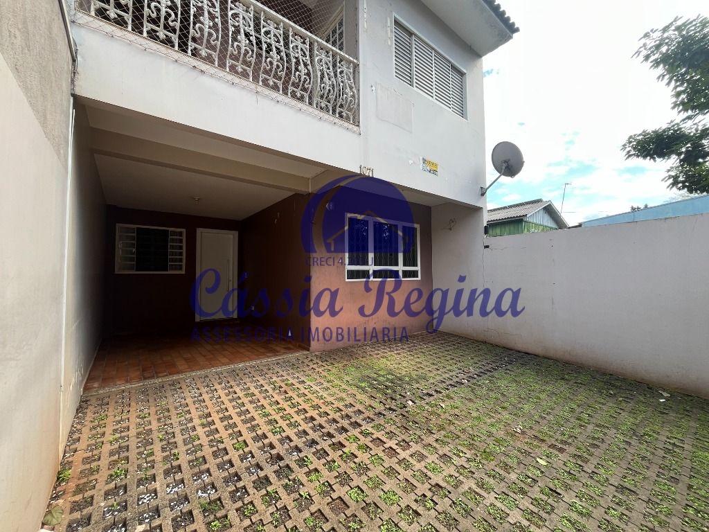 Sobrado com 03 dormitórios, sendo 01 suíte - Vila Maracanã, Região Central