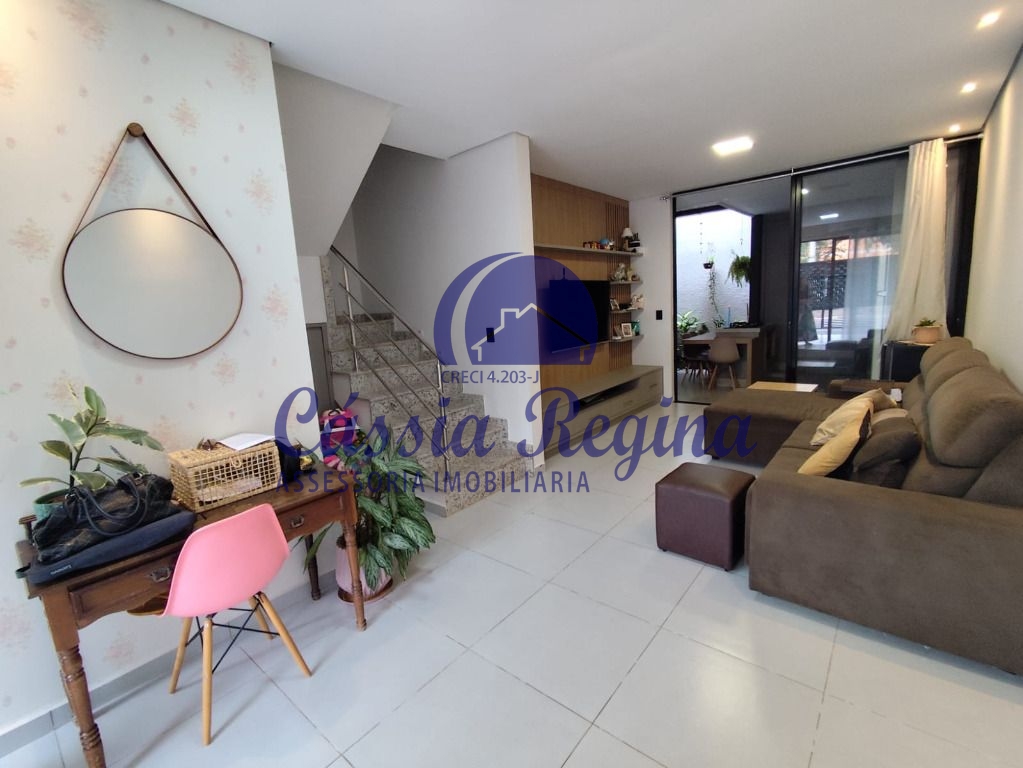 Sobrado semimobiliado com 03 dormitórios, sendo 01 suíte à venda ? Bairro KLP, Ja