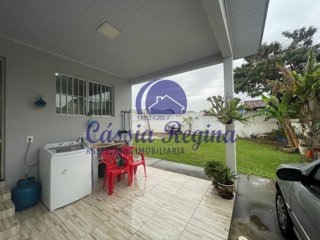 Casa com 04 dormitórios ,sendo 01 suíte na Av.Brodoski- Região da Vila A