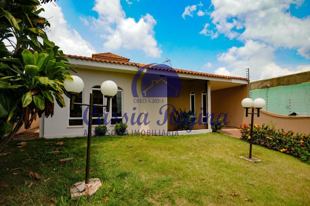 Casa com 03 dormitórios sendo 01 suíte  - Vila Yolanda