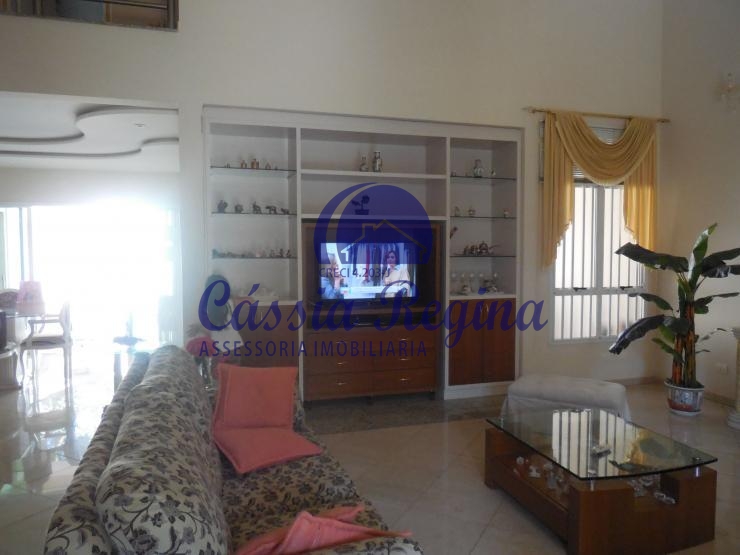 Sobrado com 03 dormitórios, churrasqueira e piscina - Jardim Polo Centro - Foz do