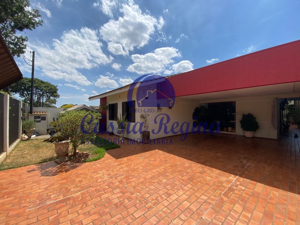 Casa com 05 dormitórios sendo 01 suite, à venda na Vila Yolanda - Foz do Iguaçu/P