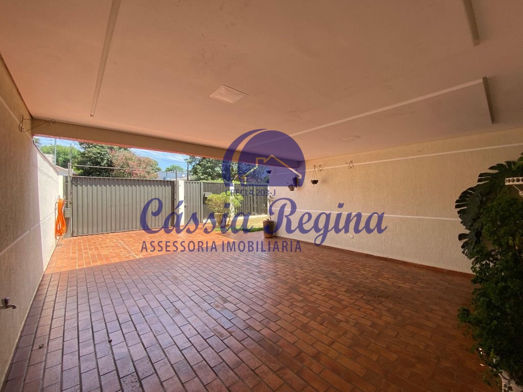 Casa com 05 dormitórios sendo 01 suite, à venda na Vila Yolanda - Foz do Iguaçu/P