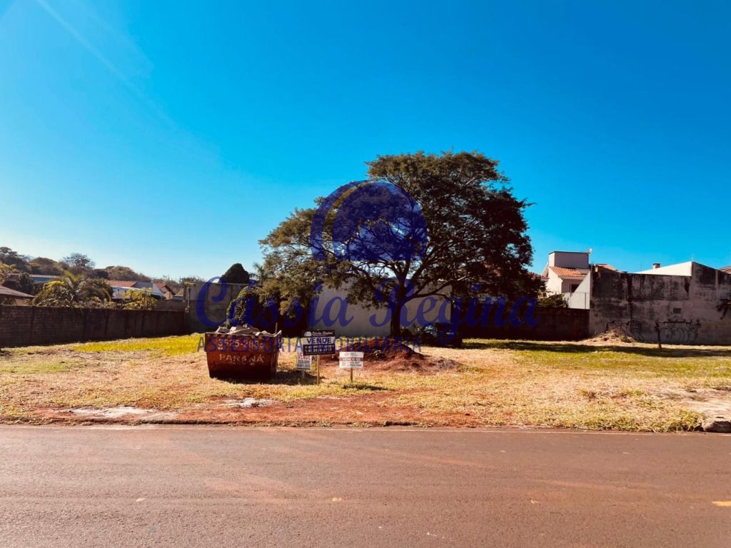 Terreno com área de 426,78m² localizado no Dom Pedro I - Região do Jardim Panoram