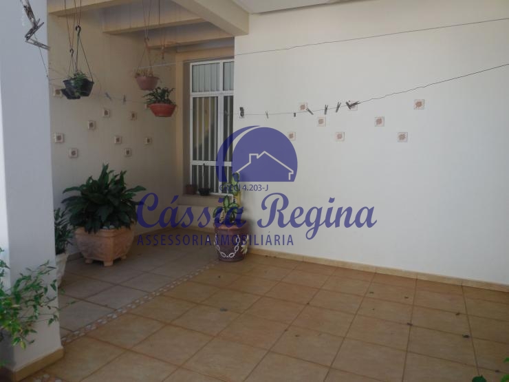 Sobrado com 03 dormitórios, churrasqueira e piscina - Jardim Polo Centro - Foz do