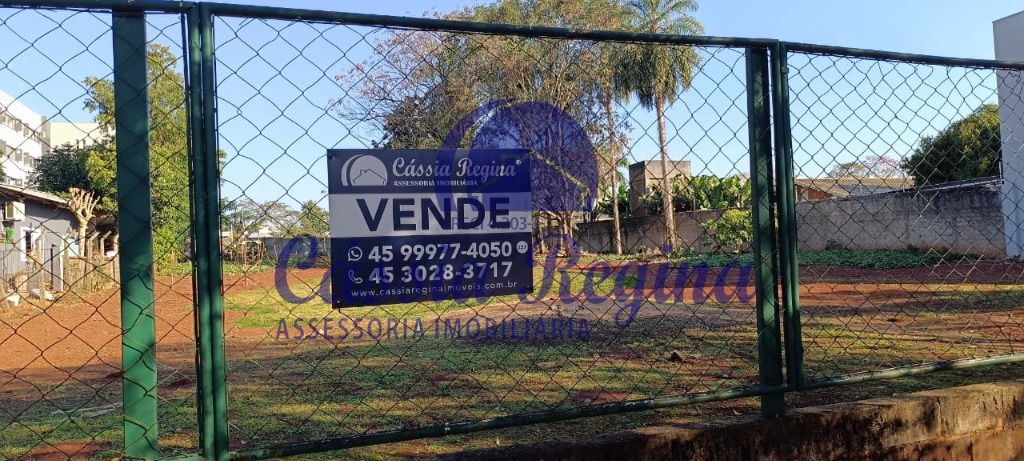 Terreno com área de 1.800m² à venda na Vila Yolanda