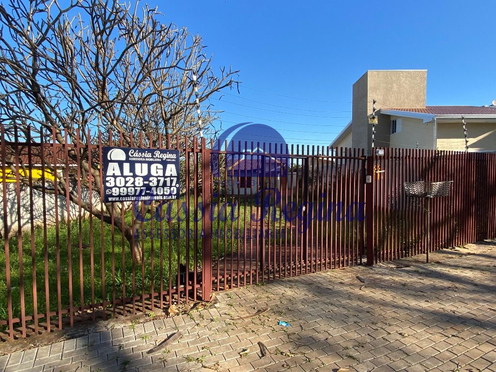 Casa com 03 dormitórios, sendo 01 suíte no Jardim Alice I