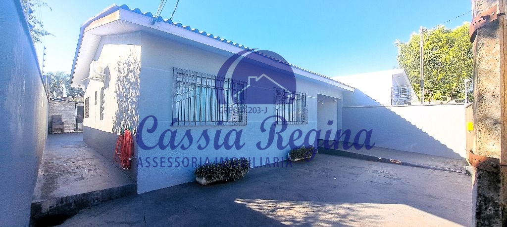 Casa com 02 Dormitórios e Piscina no Jardim Ipê II,  Região da Vila A