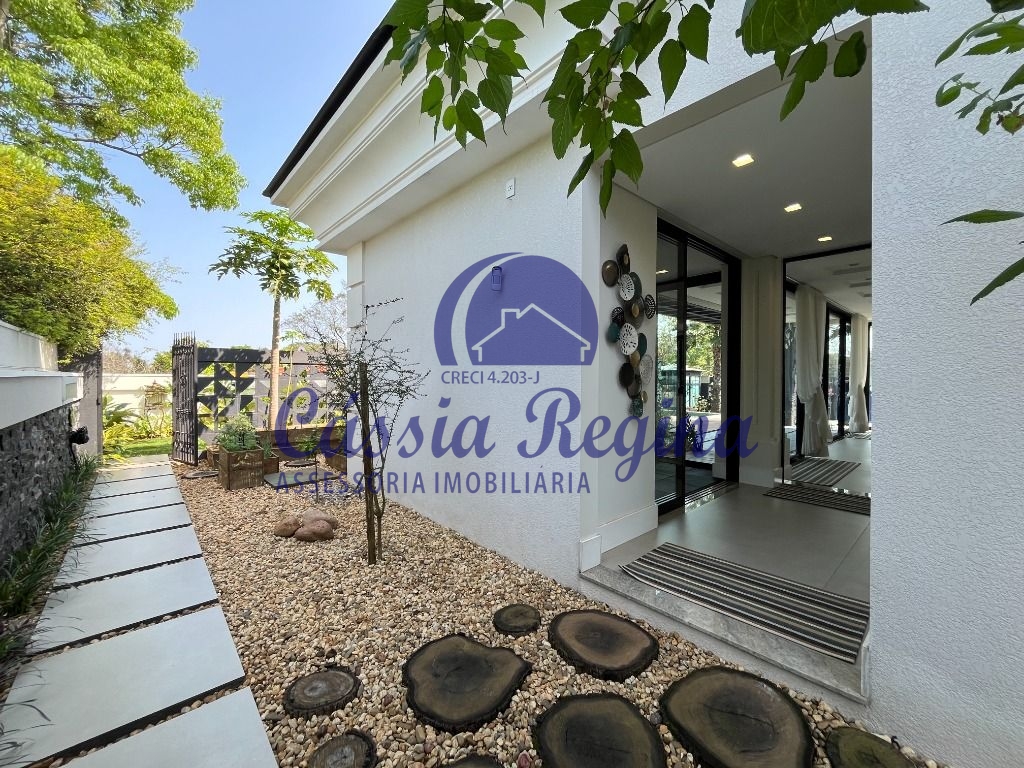 Residencial de Luxo a venda com 04 Suítes - No condomínio Vila B