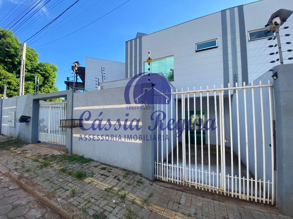 Sobrado mobiliado com 02 suítes, ótima localização na Vila A