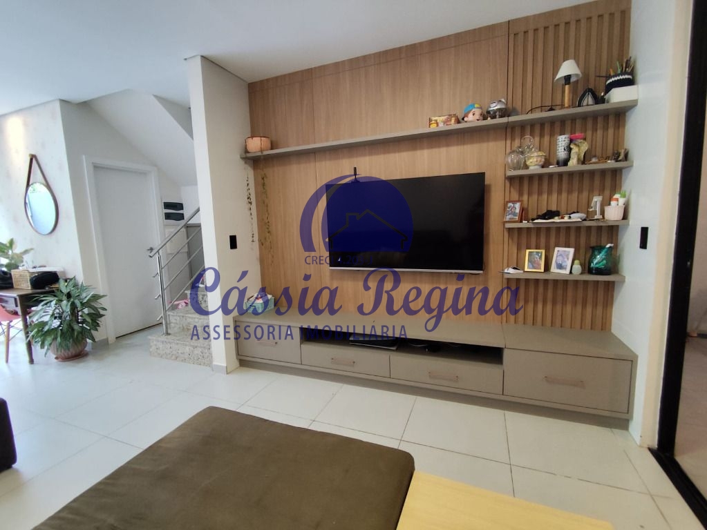 Sobrado semimobiliado com 03 dormitórios, sendo 01 suíte à venda ? Bairro KLP, Ja