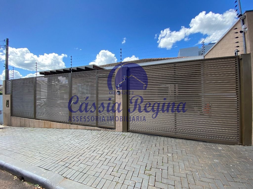 Casa com 04 dormitórios, sendo 01 suíte no Jardim Laranjeiras - Região da Vila A.