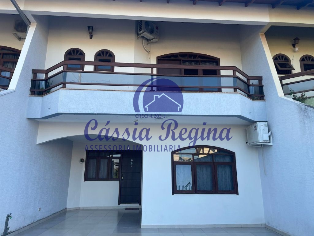 Sobrado com 04 dormitórios, sendo 03 suites no Jardim Tarobá, próximo a Região do