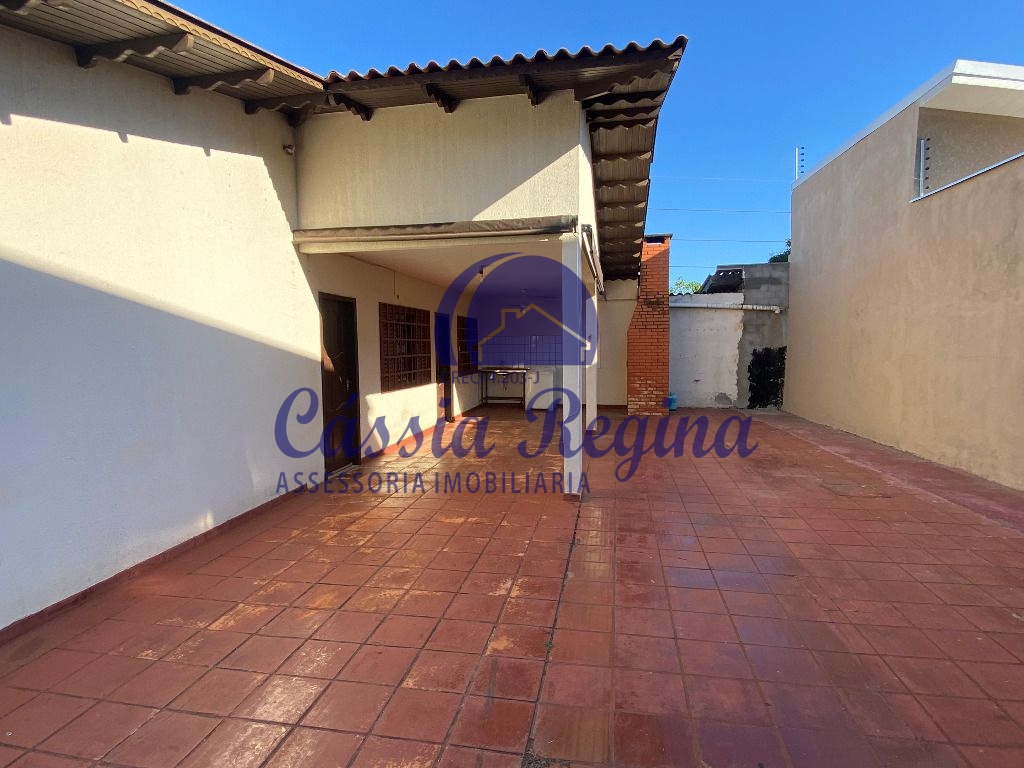 Casa com 03 dormitórios, sendo 01 suíte no Jardim Alice I