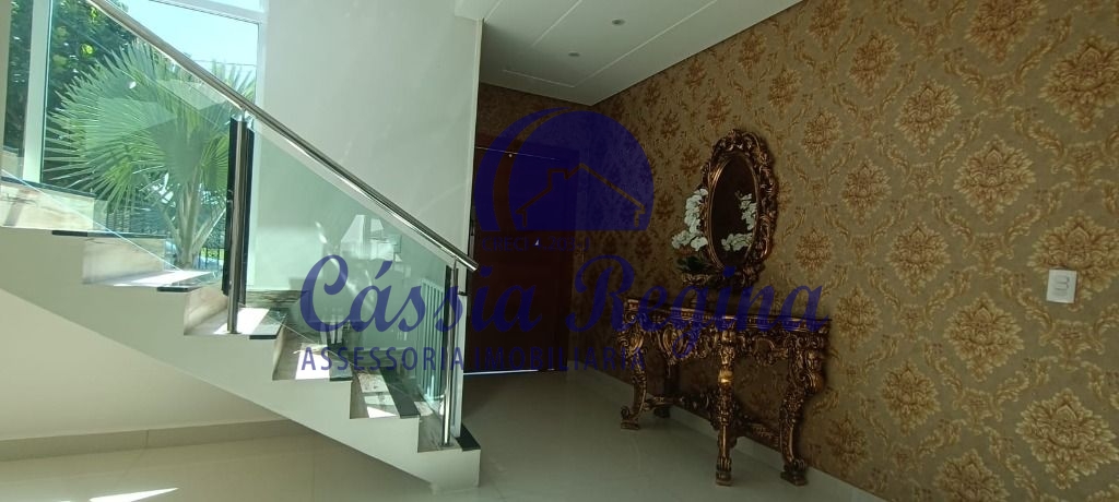 Sobrado semimobiliado com 03 dormitórios sendo 02 suítes - Jardim Iguaçu - Região