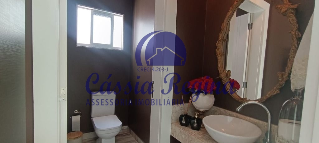 Sobrado semimobiliado com 03 dormitórios sendo 02 suítes - Jardim Iguaçu - Região