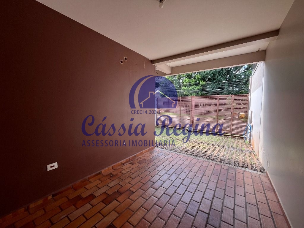 Sobrado com 03 dormitórios, sendo 01 suíte - Vila Maracanã, Região Central