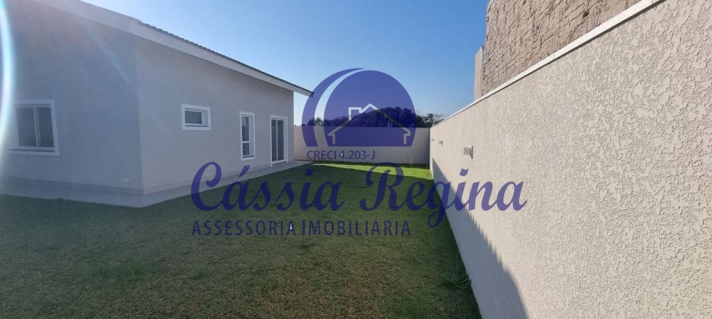 Casa nova com 04 dormitórios sendo 02 suítes - Condomínio Residencial Villa Consc