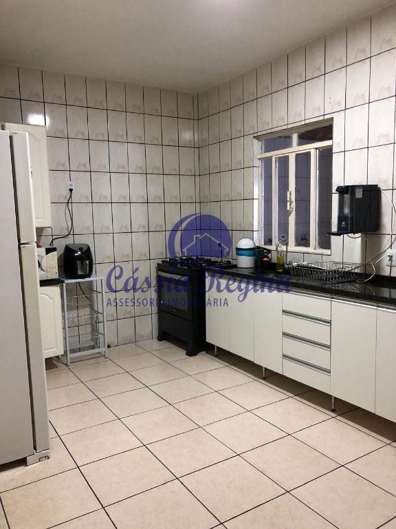 Sobrado à venda com 04 dormitórios no Jardim Eldorado