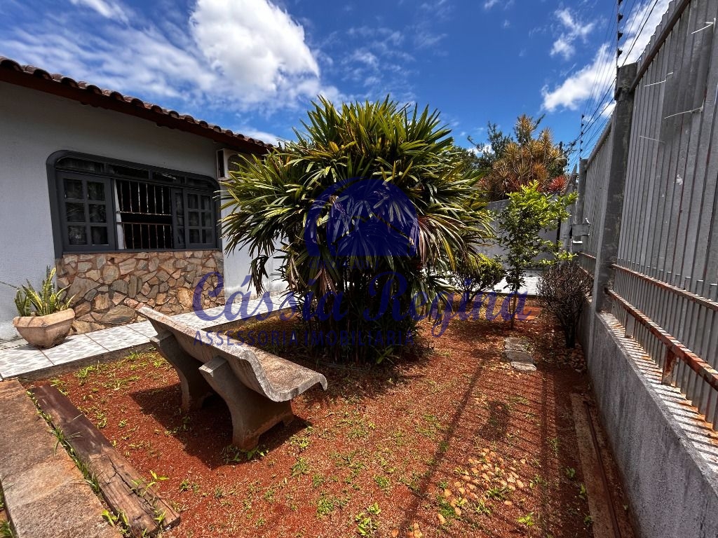 Casa com piscina Bairro Jardim Dom Pedro I - Região Panorama